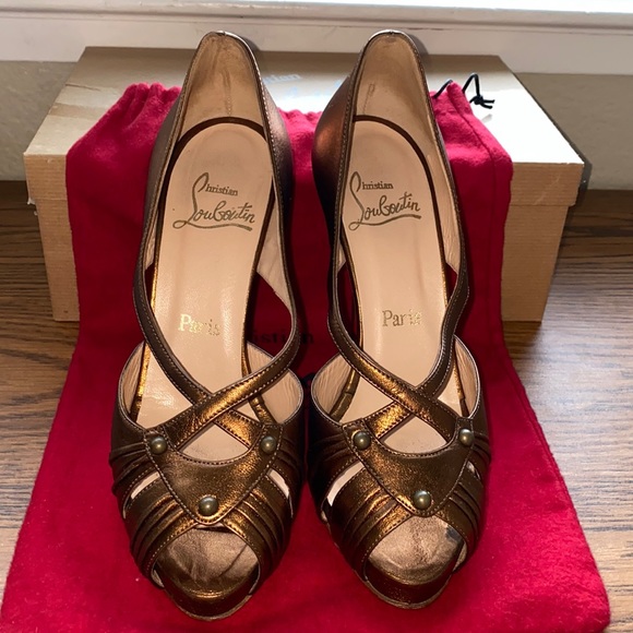 Christian Louboutin Scissor Girl NAPPA Laminato